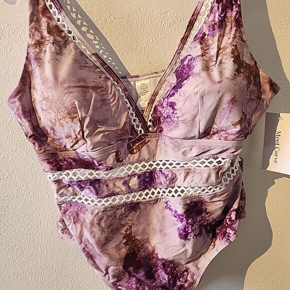 Elegant Purple Tie-Dye Swimsuit with Lace 2x - Picture 2 of 4